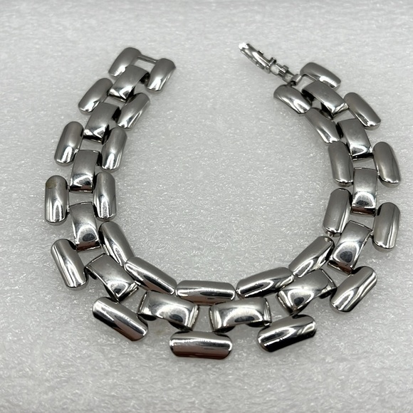 Napier Shiny Silver Bracelet Chunky Large Bracelet Vintage - Picture 2 of 9